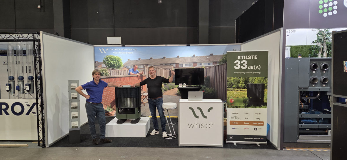 Het Whspr-team met hun stille hybride warmtepomp
